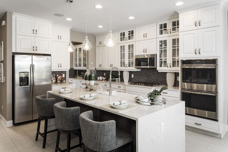 Image 6 of the Hull Island at Oakland community in Oakland, FL.