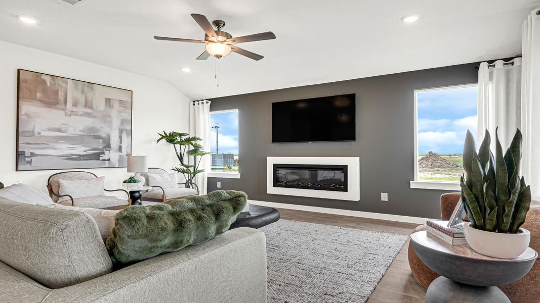 Furnished interior in a model home at Blue Heron Estates in Beasley (Image 18).