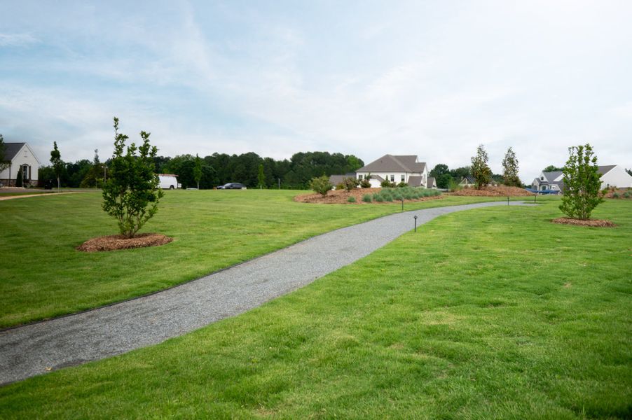 Natural surroundings and green spaces near Stephens Farm in Huntersville, NC (Image 11). Natural surroundings and green spaces near Stephens Farm in Huntersville, NC (Image 11).