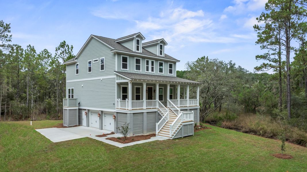 Exterior details of a home in Beaufort County Homes, Beaufort (Image 3). Exterior details of a home in Beaufort County Homes, Beaufort (Image 3).