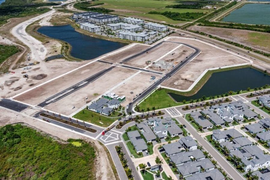 Aerial view of the Aqua community in Bradenton, FL, showing layout and nearby surroundings (Image 1). Aerial view of the Aqua community in Bradenton, FL, showing layout and nearby surroundings (Image 1).