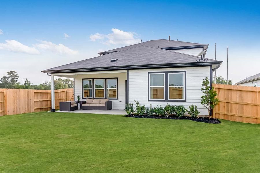 Exterior details of a home in Raburn Reserve 50s, Tomball (Image 26).