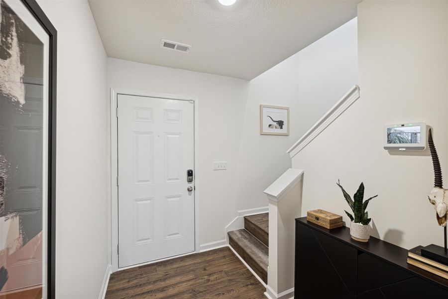 Furnished interior in a model home at Cherokee Crossing in Kodak (Image 46).