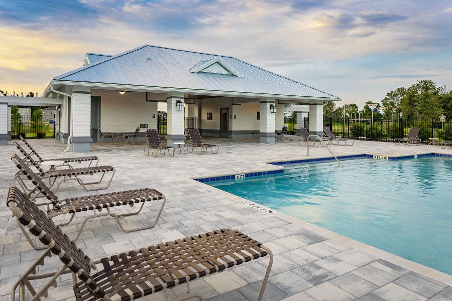 Image 10 of the Hull Island at Oakland community in Oakland, FL.