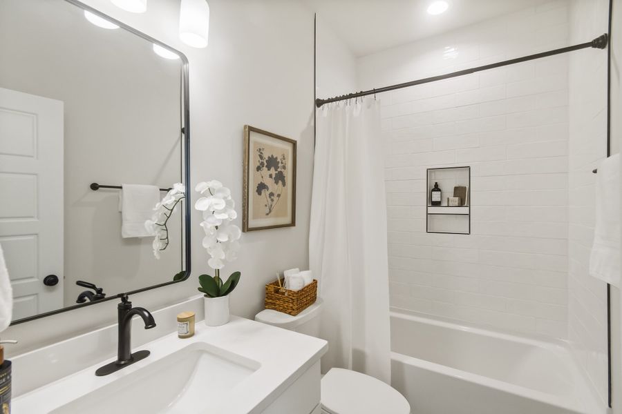Furnished interior in a model home at Hawthorne Summit in Greenville (Image 21).