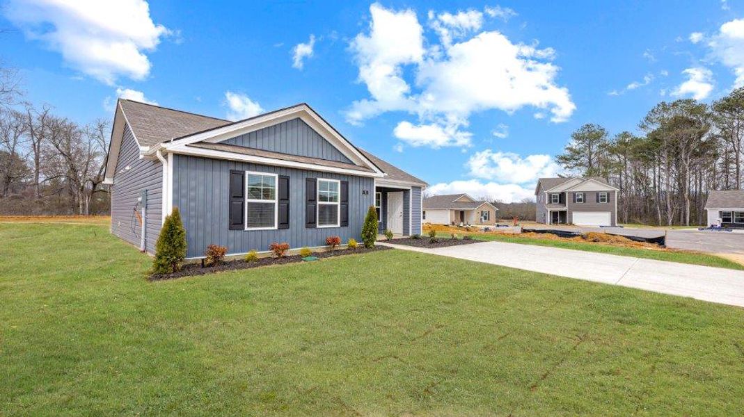 Front exterior of a home in the Lake Terrace community, located in LaFayette, GA (Image 2).