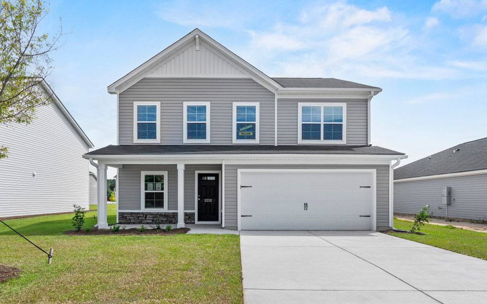 Front exterior of a home in the Willow Lake community, located in Blythewood, SC (Image 18).