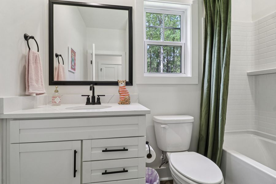 Furnished interior in a model home at Raglins Creek in Lugoff (Image 28).