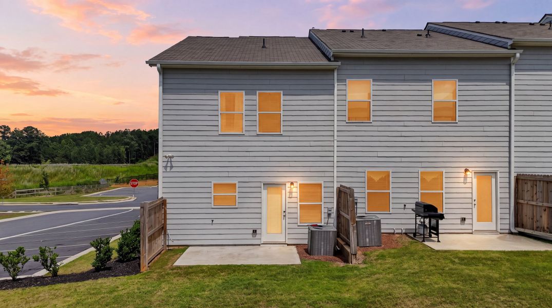 Exterior details of a home in Highland Crossing, Cartersville (Image 5).