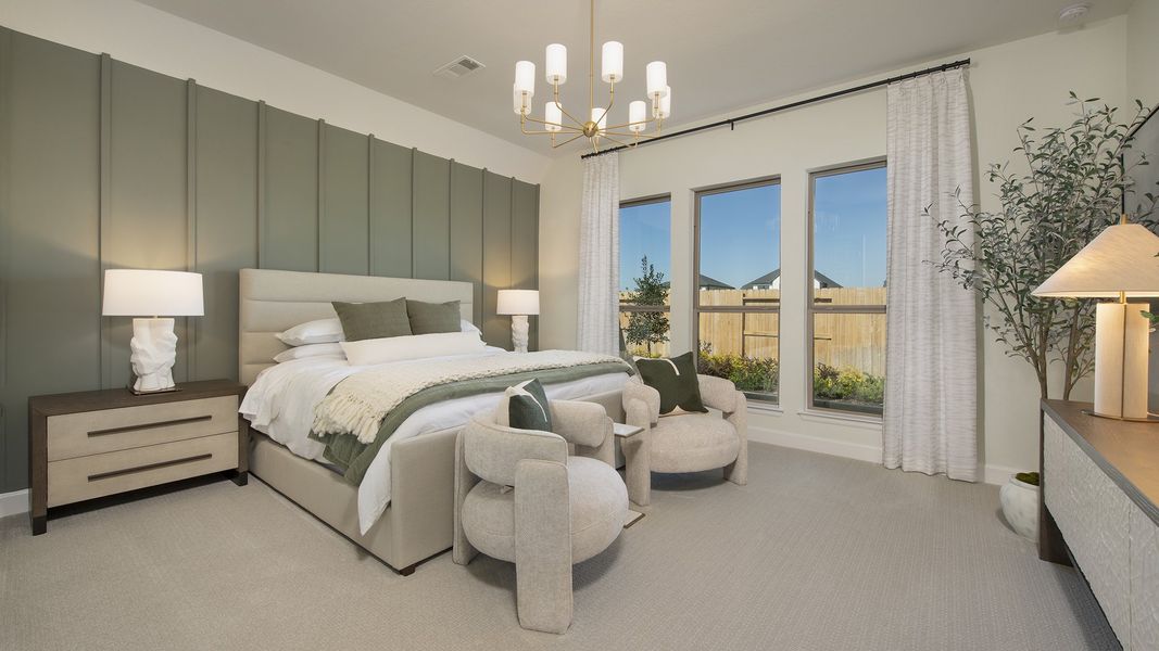 Furnished interior in a model home at Cross Creek West 45' in Fulshear (Image 11).