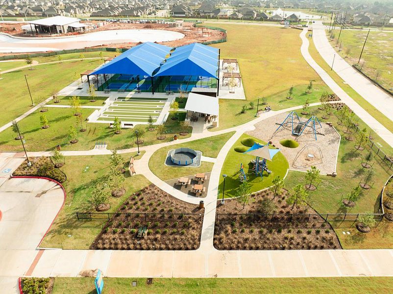Community amenity available to residents of Sunterra in Katy (Image 3).