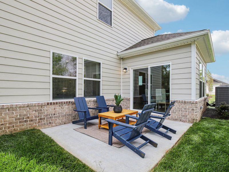 Exterior details of a home in Avery Farms - Ridge Series, Murfreesboro (Image 2).