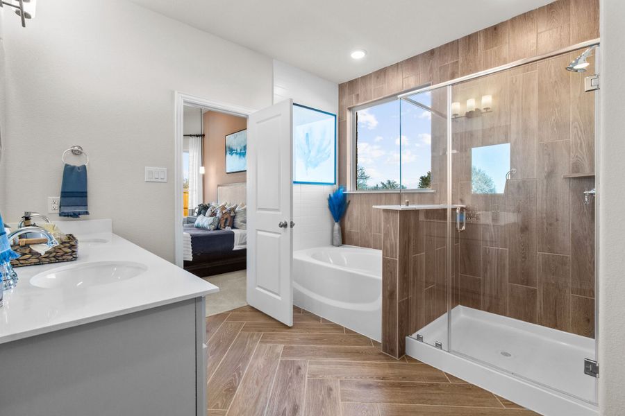 Owner's Bathroom Owner's Bathroom