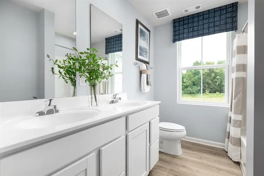 If mornings feel rushed, your bath/closet shouldn’t add friction.