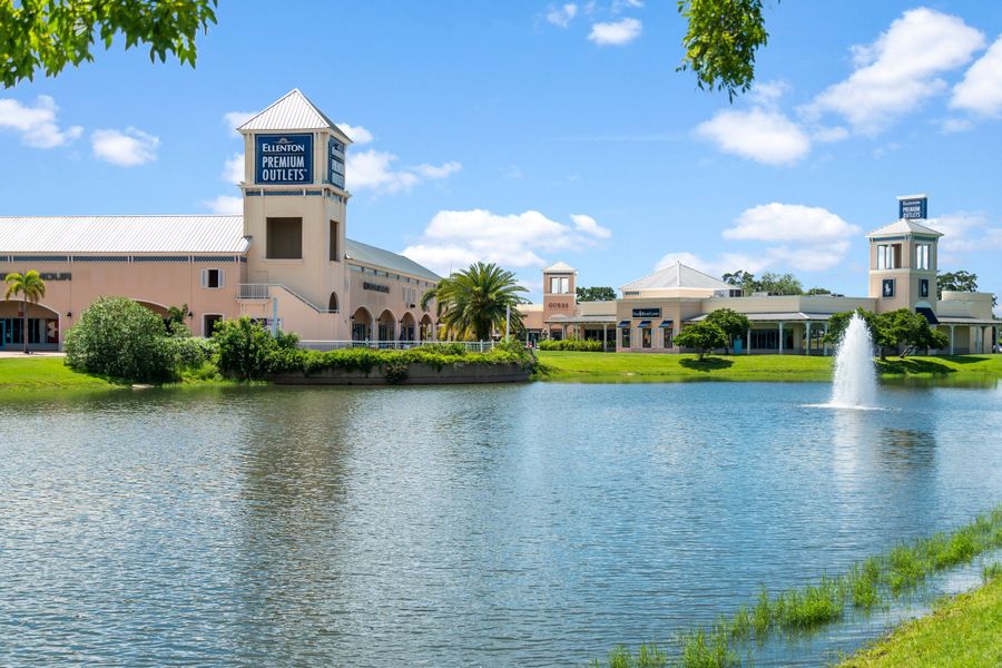 Close to Ellenton Premium Outlets® for shopping and dining