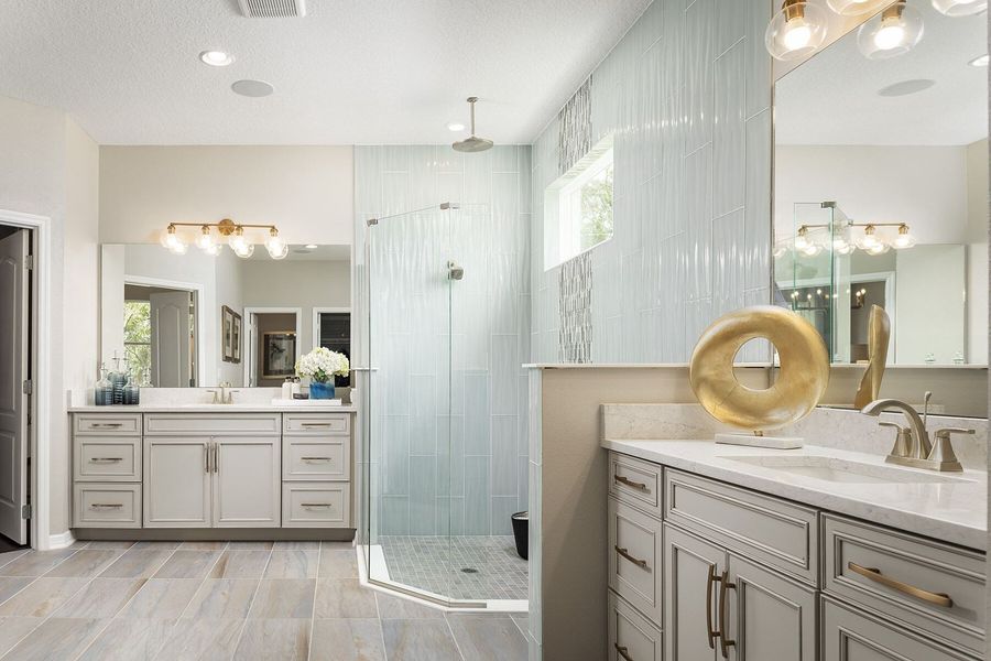 Image 8 of the Hull Island at Oakland community in Oakland, FL.