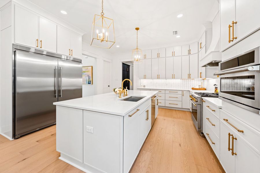 Steamboat Landing - Freeport, FL - Salt & Pine Luxury Homes - DSLD Homes - Brentwood II H - Kitchen