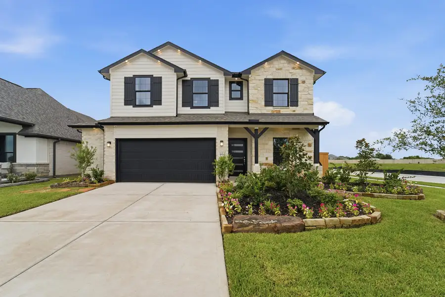 Front exterior of a home in the Sierra Vista community, located in Rosharon, TX (Image 2). Front exterior of a home in the Sierra Vista community, located in Rosharon, TX (Image 2).