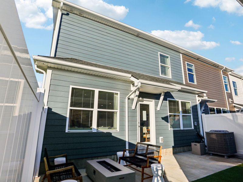 Exterior details of a home in Greystone - Vista Townhomes, Smyrna (Image 3).