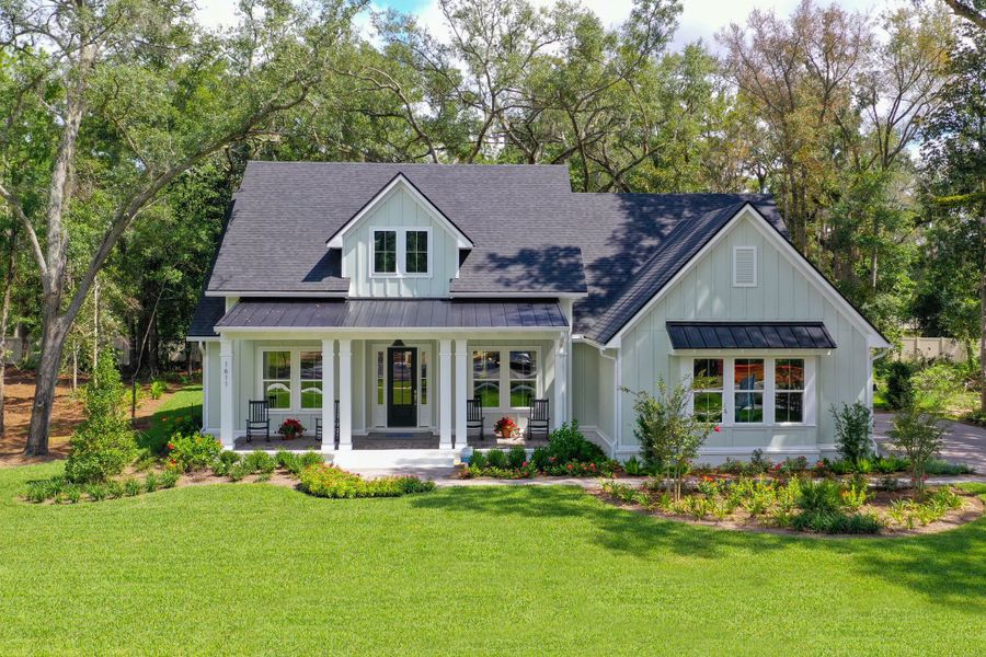 Front exterior of a home in the Fleming Estates community, located in Fleming Island, FL (Image 6).
