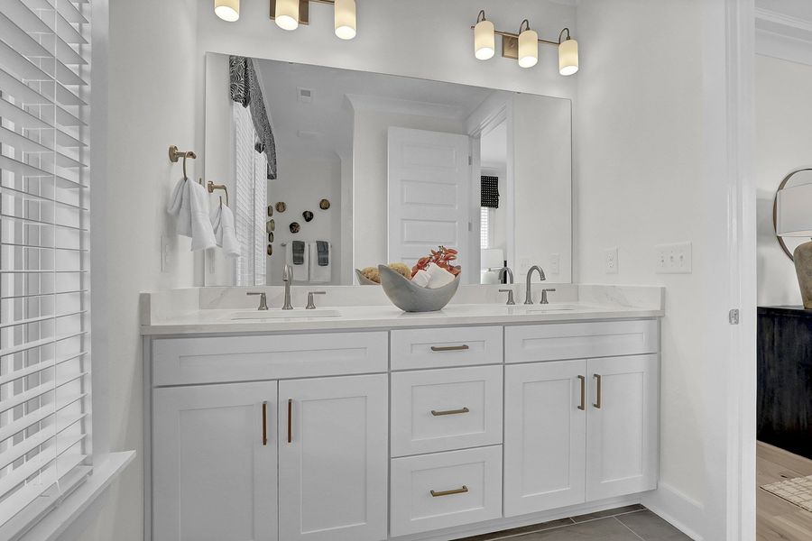 Yates II | Secondary Bathroom