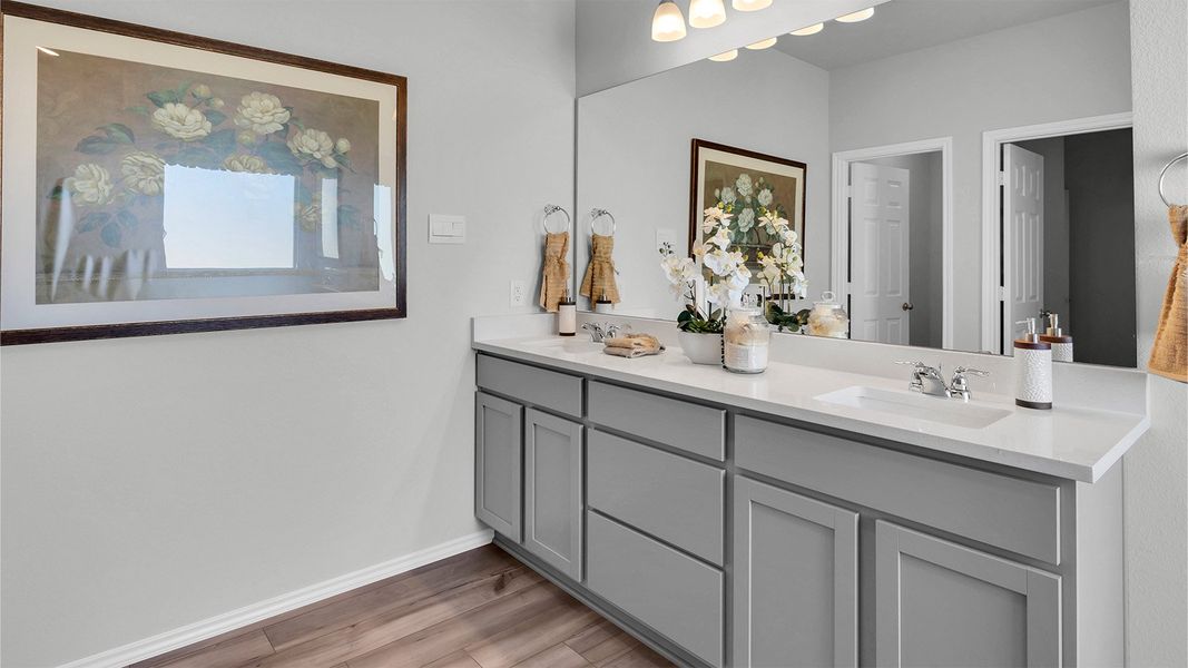 Furnished interior in a model home at Turnbo Ranch in Killeen (Image 17).