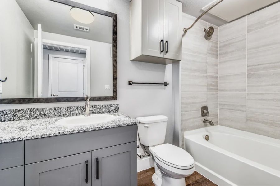 Furnished interior in a model home at Heritage Towers in Lewisville (Image 12).