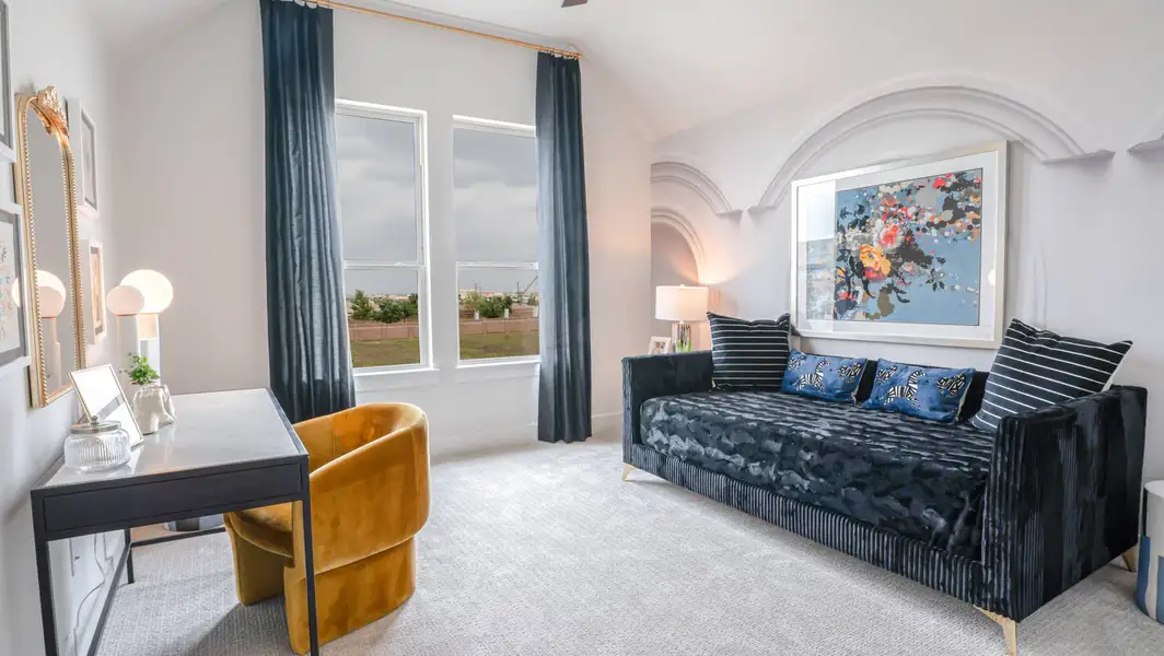 Furnished interior in a model home at Collinsbrook Farm in Frisco (Image 6).