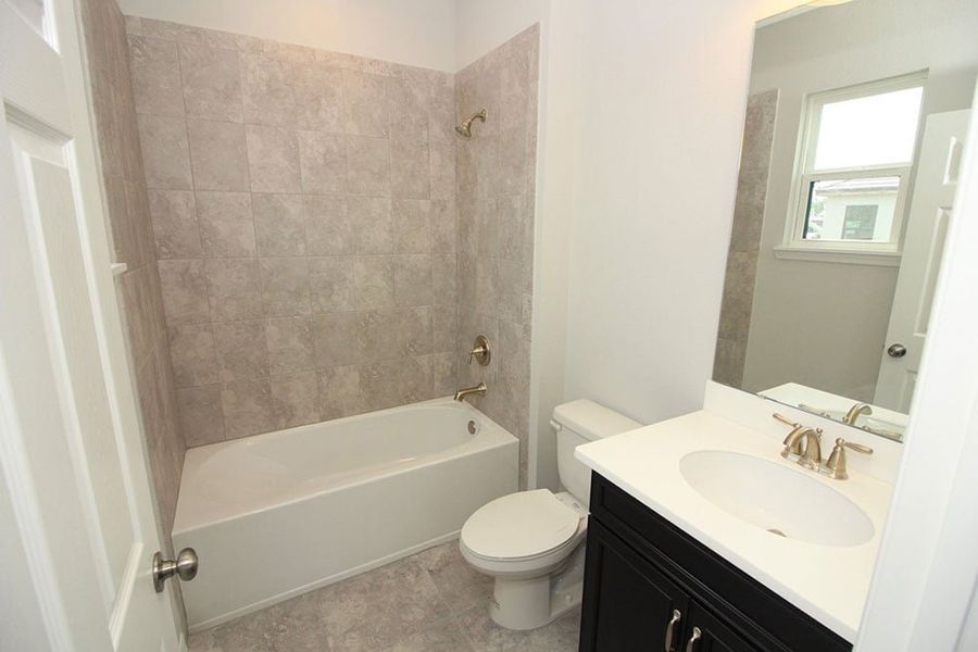 Furnished interior in a model home at Palmero in Nokomis (Image 43). Furnished interior in a model home at Palmero in Nokomis (Image 43).