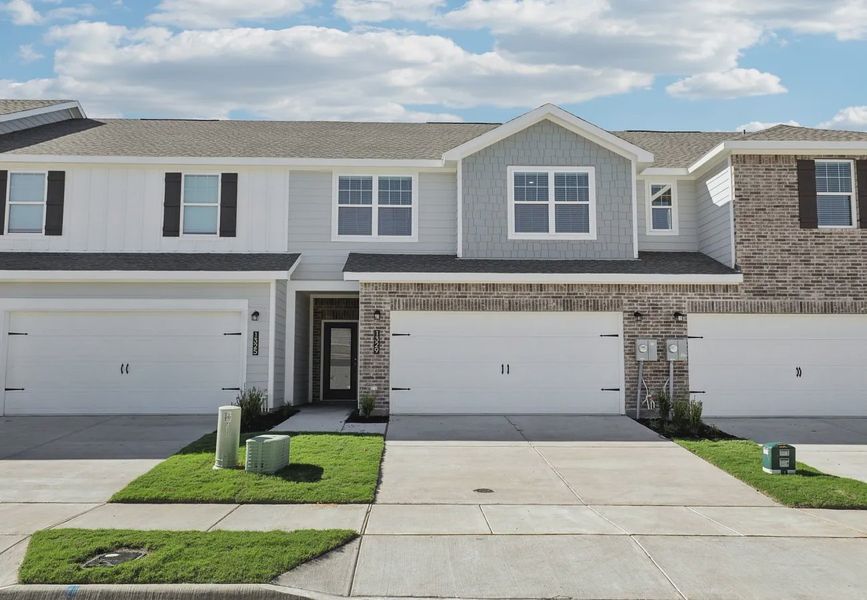 Front exterior of a home in the Broadmoor Village community, located in Cedar Hill, TX (Image 11).