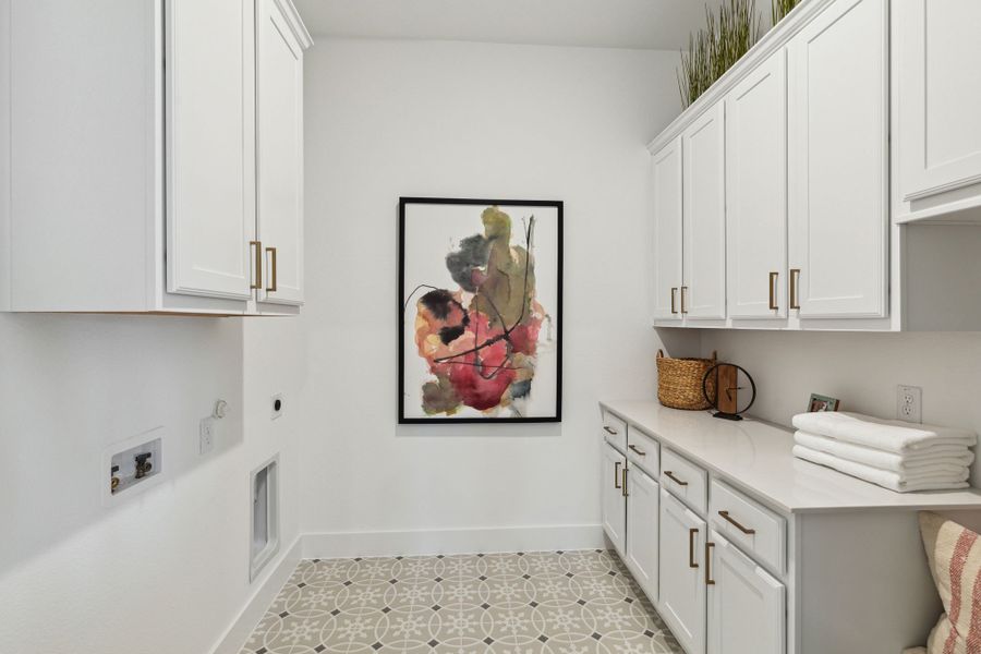 Furnished interior in a model home at Painted Tree Lakeside in McKinney (Image 45).