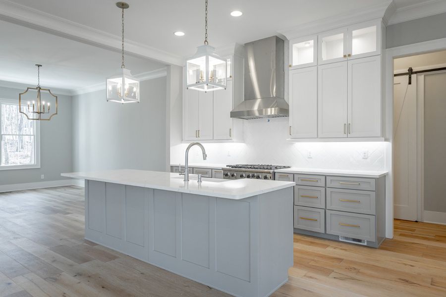 Furnished interior in a model home at Hidden River in Signal Mountain (Image 7).