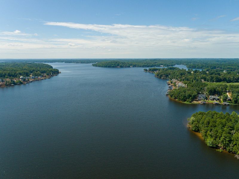 Natural surroundings and green spaces near Edgewater on Lake Tillery Waterfront in Norwood, NC (Image 18).