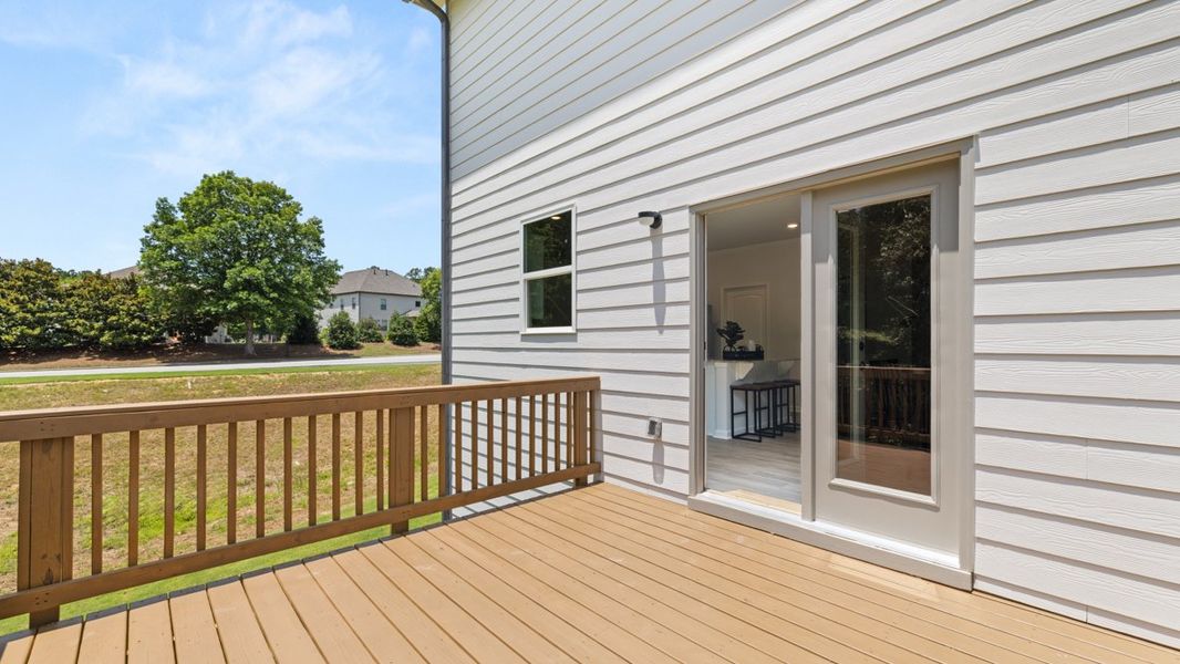 Exterior details of a home in Northwoods at Mirror Lake, Villa Rica (Image 7).