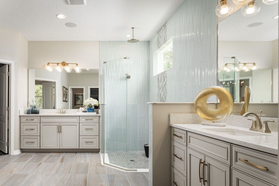 Image 40 of the Hull Island at Oakland community in Oakland, FL.