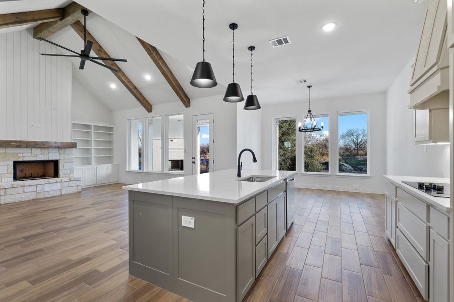 SaddleCrest Estates,76087