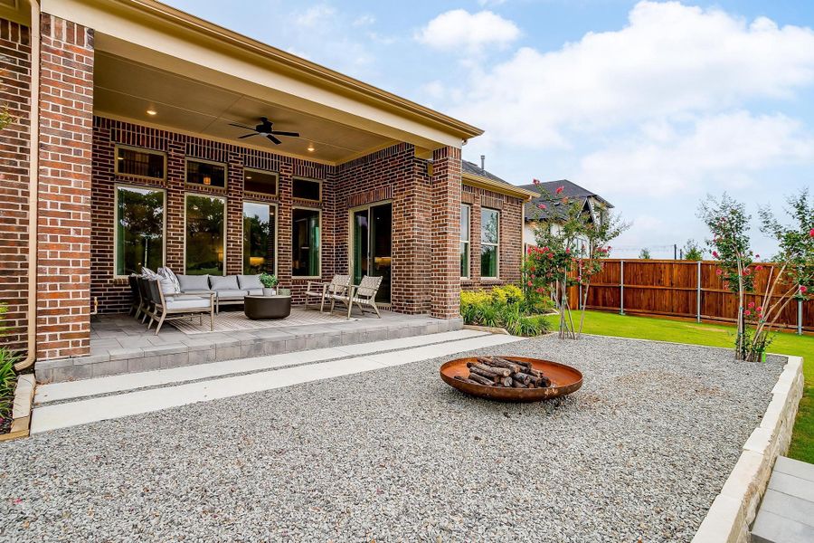 Exterior details of a home in Aster Park, McKinney (Image 4).