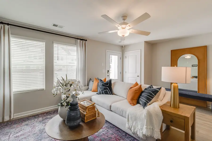 Laurens | Great Room