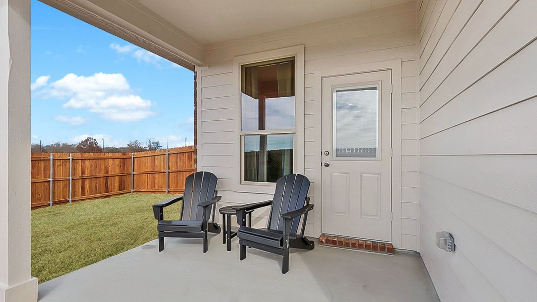 Exterior details of a home in Lankford Farms, Cleburne (Image 4).