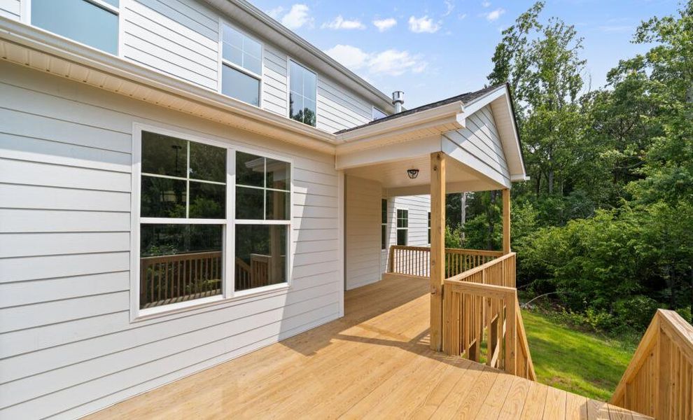 Exterior details of a home in Carraway, Greensboro (Image 10).