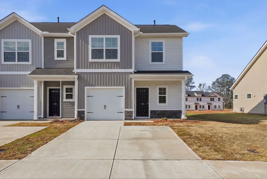 Front exterior of a home in the Towns at Lake Greenwood community, located in Greenwood, SC (Image 14).