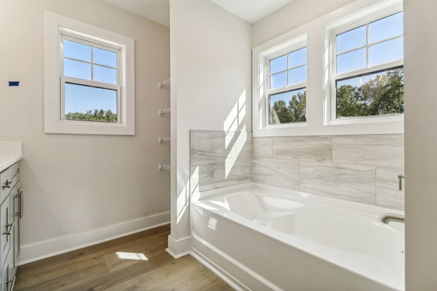 Austin II - Bathroom