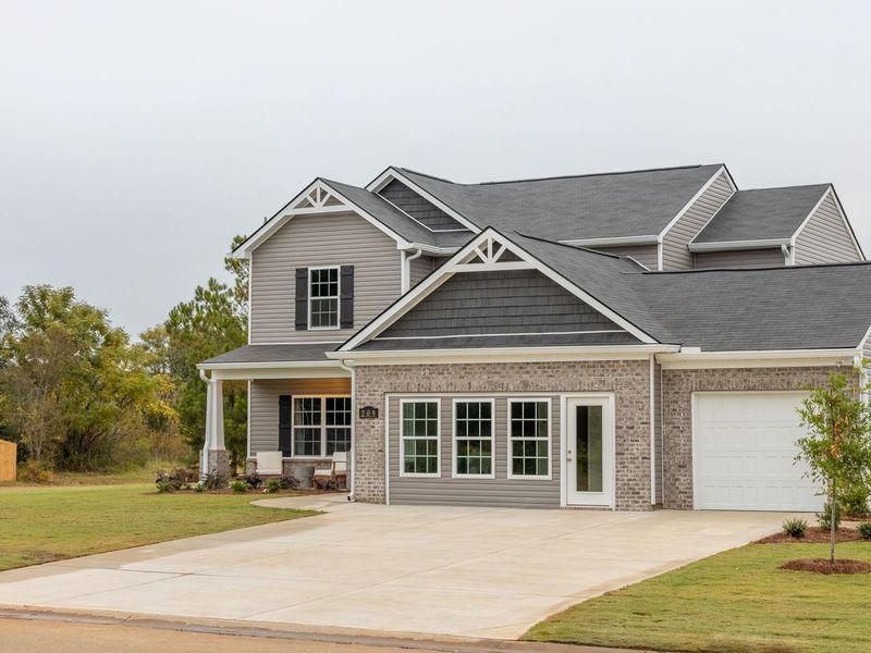 Front exterior of a home in the Ivy Glen community, located in Perry, GA (Image 3).