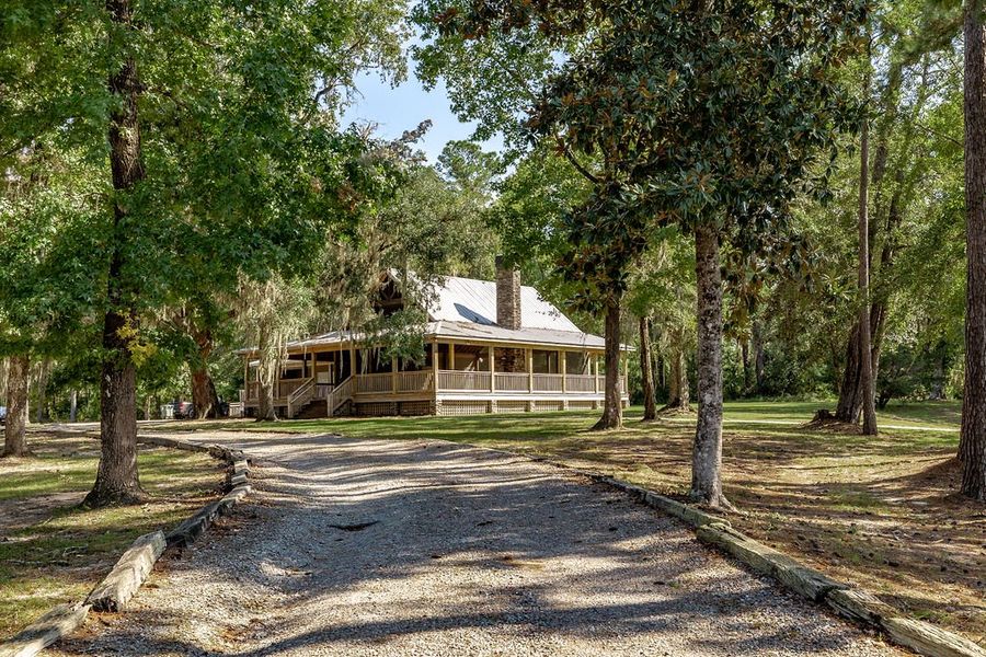 Front exterior of a home in the NorthShore on the St. Marys River community, located in Kingsland, GA (Image 1).
