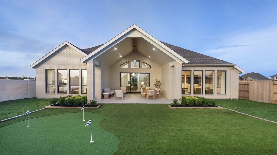 Exterior details of a home in Valencia 70', Manvel (Image 3). Exterior details of a home in Valencia 70', Manvel (Image 3).