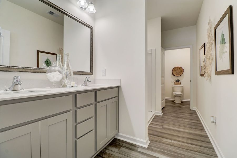 Victoria Owner's Suite Bath