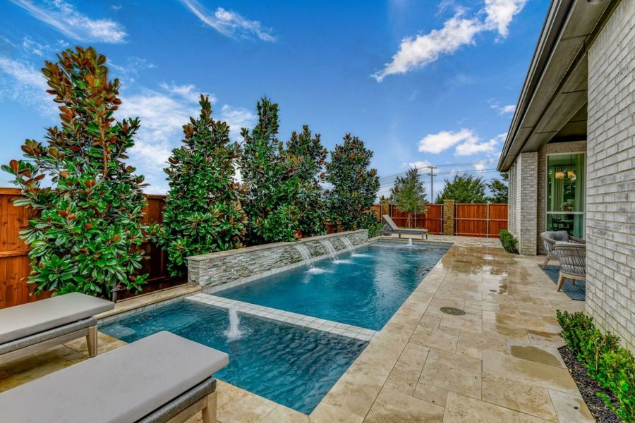 Image 7 of the Castle Hills Northpointe 80s community in Lake Dallas, TX.