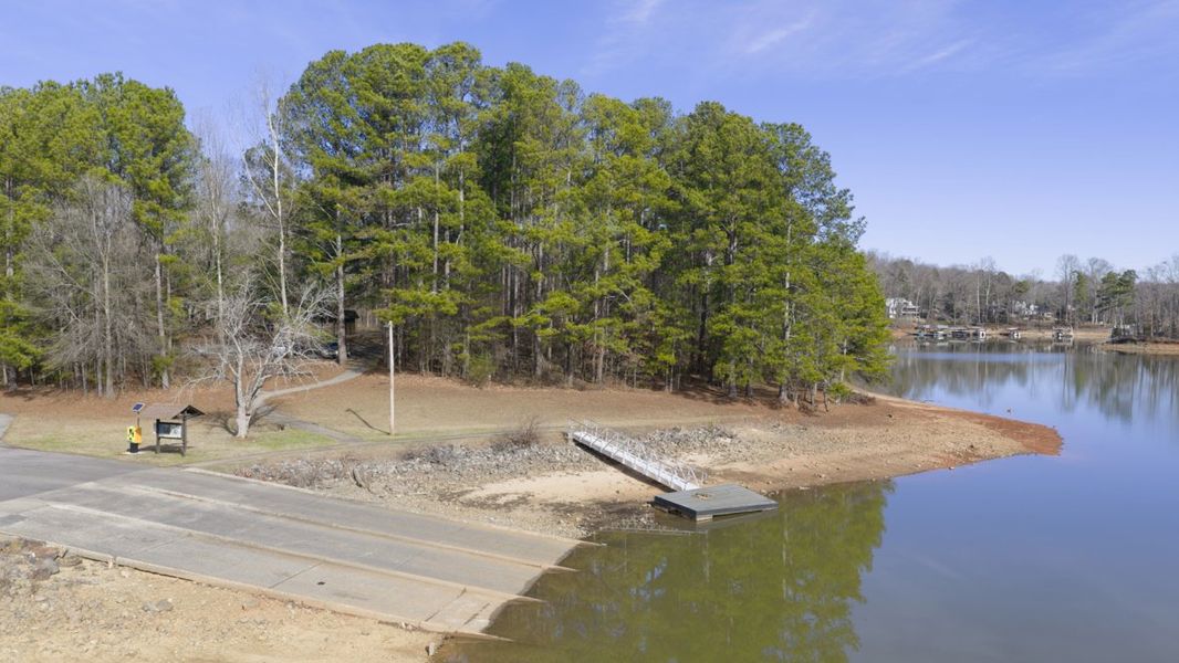 Natural surroundings and green spaces near Grandview at Lanier in Dawsonville, GA (Image 13). Natural surroundings and green spaces near Grandview at Lanier in Dawsonville, GA (Image 13).