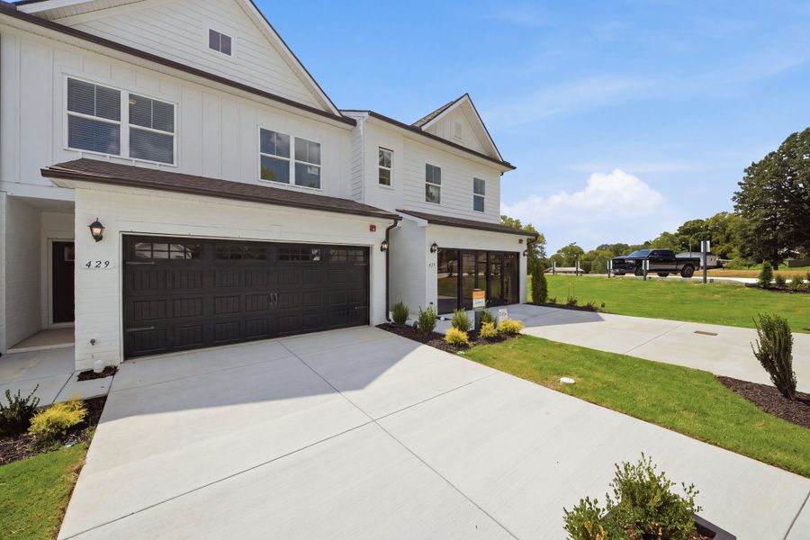 Front exterior of a home in the Laurelwood Park community, located in Gallatin, TN (Image 9). Front exterior of a home in the Laurelwood Park community, located in Gallatin, TN (Image 9).