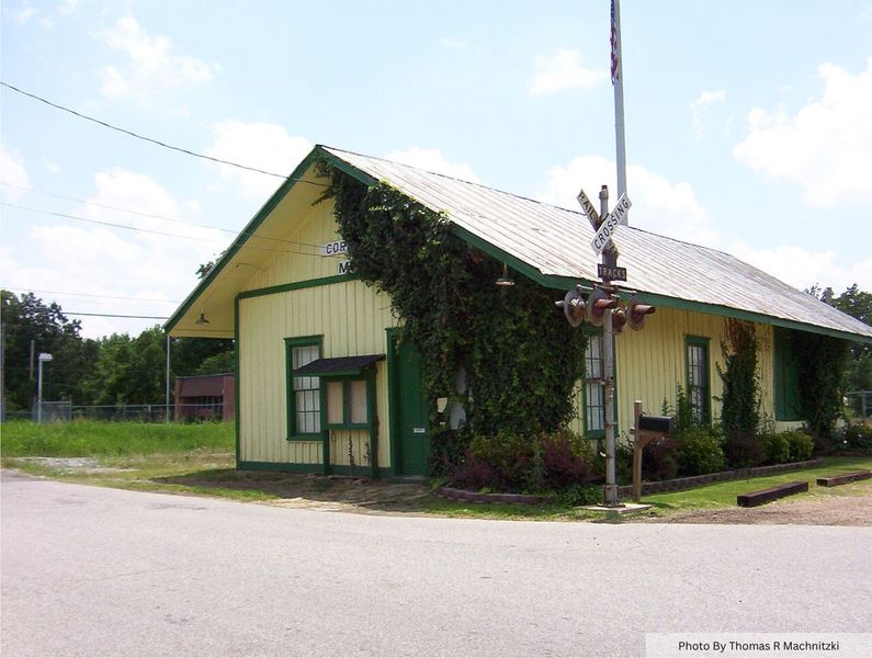 Front exterior of a home in the Amherst community, located in Cordova, TN (Image 18).
